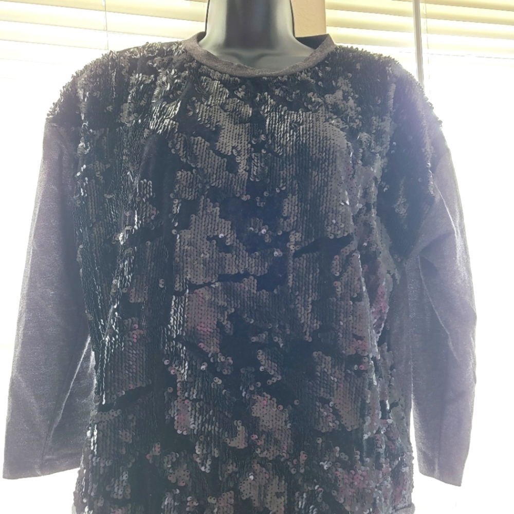 Sequenced top